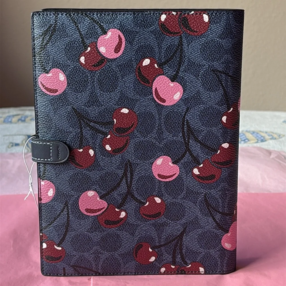 🍒 COACH NOTEBOOK IN SIGNATURE CANVAS WITH CHERRY PRINT 🍒 NWT 🍒